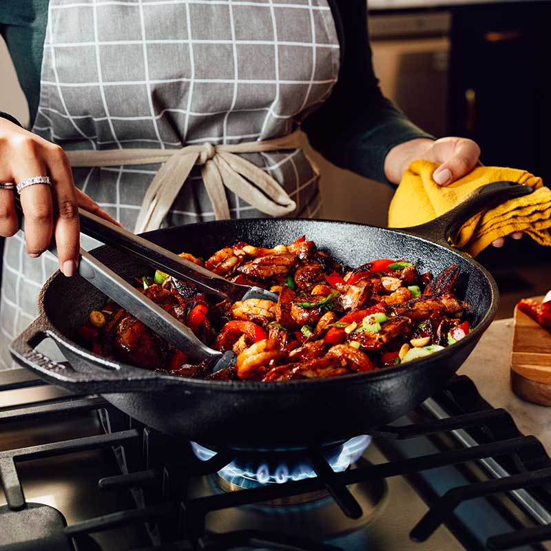 LC12W_12-Inch-Chef-Wok_Lifestyle1A_800x800_WEB.jpg